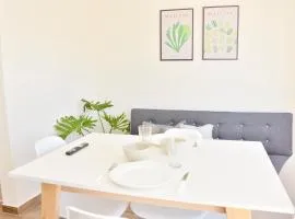 Las Blanquitas- departamentos en el casco histórico de Chascomús, a pocos metros de la laguna