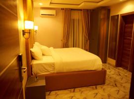 Oyins Resort - Golden Hive Hotel，位于Ijebu Ode的酒店