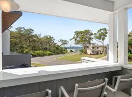 Paradise, 1-2B Bagnall Ave - water views, air con, Wi-Fi, Dog Friendly