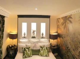 Villa Maolo 2，位于罗克布伦河畔阿尔让的带泳池的酒店