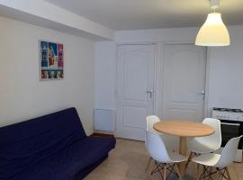 Studio tout équipé 2 à 4 personnes，位于Saints的酒店
