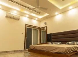 Beautiful 2 bhk on 1st floor