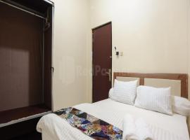 SRB near Mall Ciputra CIbubur Mitra RedDoorz，位于Tjikeasnagrak的酒店