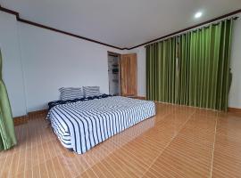 Bebaleq Desert Point，位于Labuhanpoh的酒店