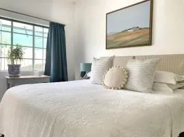 The Town House - Lower Knysna Central