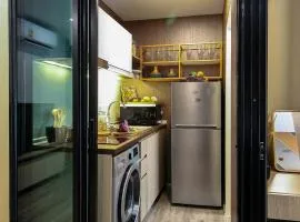 brown condo Phahon67