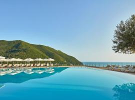 Atlantica Grand Mediterraneo Resort - Adults Only，位于Kompítsion的酒店