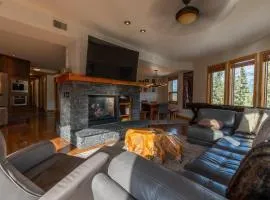 Rundle Cliffs Lodge by Canmore Premier