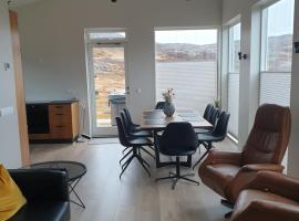 Hvammur 10 with private hot tub，位于Kaldrananes的酒店