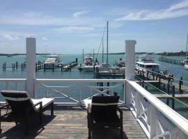 Exuma Yacht Club & Marina，位于乔治镇的酒店