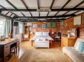 Cozy One-Bedroom Cottage in Great Tey