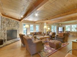 Stunning Warren Lakefront Home Deck, Grill, Sauna，位于Warren的宠物友好酒店