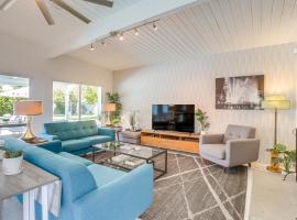 Home with Pool 1 Mi to Downtown Palm Springs!