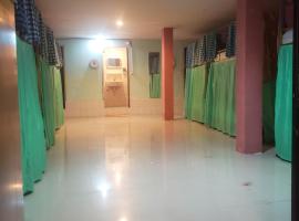 幸运宿舍旅舍，位于皮皮岛的酒店