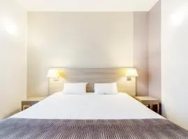 塔朗格北梅斯钟楼酒店