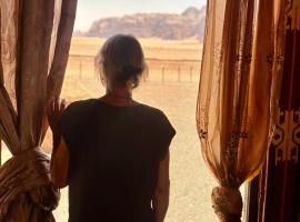 Dream Bedouin Life Camp Wadi Rum，位于Disah的酒店