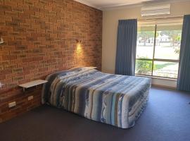 The Finley Palm Motor Inn
