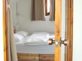 Tiny house homestay & cafe T1
