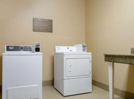 Comfort Inn & Suites Covington - Mandeville，位于卡温顿的酒店
