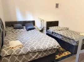 Sleep4 - Close To Purley Station & Local Shops