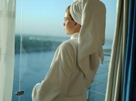 Al Fanar Azur Hotel，位于索哈杰的酒店