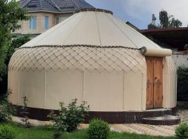 Yurt and House，位于比什凯克的酒店