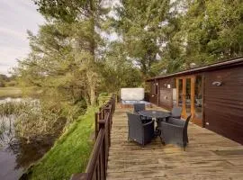 Buzzard Lodge with Hot-tub