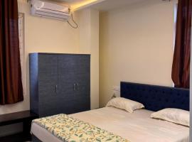 Maheshwara Residency Lodge，位于Sirsilla的酒店