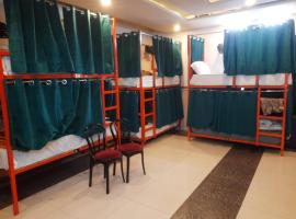 Cozy Bunks Z-Hostel，位于德拉敦的酒店