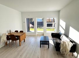 Modern apartment with two bedrooms，位于Moelv的酒店