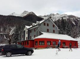 Rifugio Divisione Julia，位于塞拉内瓦的酒店