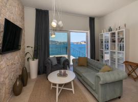 Villa Simpleza - Six Bedroom Villa with Private Pool and Jacuzzi，位于克勒克的酒店