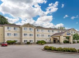 Comfort Inn & Suites East Moline near I-80，位于East Moline的酒店