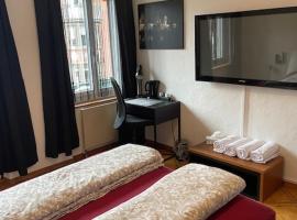 4 PREISWERTES Zimmer in privater Wohnung, kein Hotel, ohne Personal, zum Übernachten，位于苏黎世的酒店