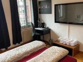 4 PREISWERTES Zimmer in privater Wohnung, kein Hotel, ohne Personal, zum Übernachten