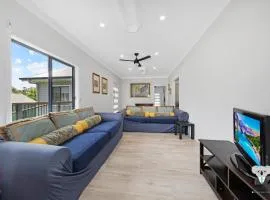 KozyGuru | Glenbrook Lovely Spacious 5 Room House