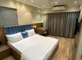 Rudraya Homes - Cozy Premium Serviced Apartments Khar - next to Bandra，位于孟买的公寓