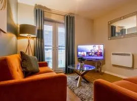 2 Bedroom Apartment in Milton Keynes by Hartland Stays - Free Parking, WiFi & Sky TV