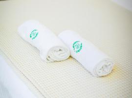 Garden Hotel，位于爱尔巴桑的酒店