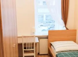 Favorit-Rooms Direkt Metro-U1 best connection to Centralstation and City-Center