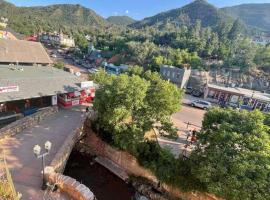 Manitou Incline Retreat，位于马尼温泉的酒店