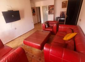 Charmant appartement moderne au c&oelig;ur de Gueliz, Marrakech Lumineux", Cosy", Bien situ&eacute;，位于马拉喀什的海滩酒店