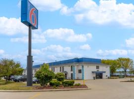 Motel 6 - Franklin, OH，位于Franklin的酒店