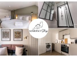 Tiny House, Stunning 1 Bed, Super King, Freestanding Bath, Parking