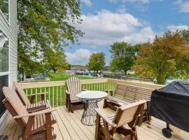 Hot Tub, Lake Access, and Dock Port Clinton Retreat