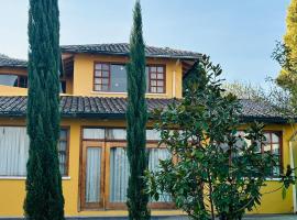 Casa Histórica Deluxe Cumbayá，位于Cumbayá的酒店