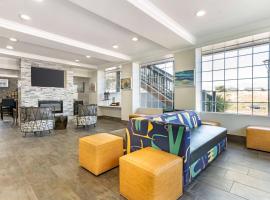Best Western Marina State Beach，位于滨海城的酒店