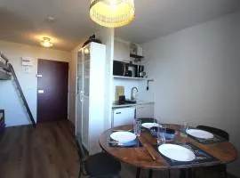 Studio avec balcon au 7ème étage, équipements pratiques - FR-1-340-283