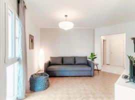 Pink Flat 2 by Quokka 360 - On the Border with Italy，位于基亚索的酒店