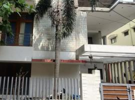 The Hills Studio Appartment，位于蒂鲁瓦纳马莱的酒店